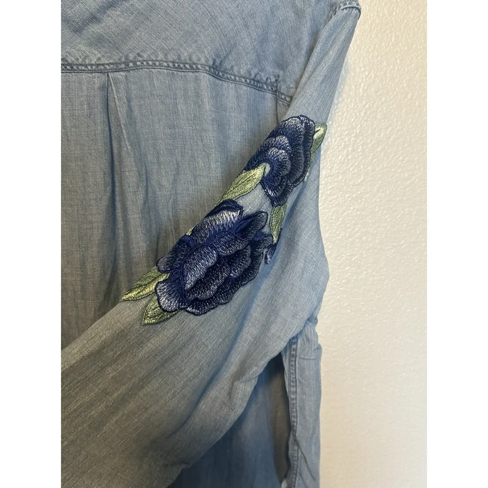 RAILS Val Vintage Floral Patch Chambray Blue Button Down Tie Up Shirt sz.Large - Picture 7 of 10